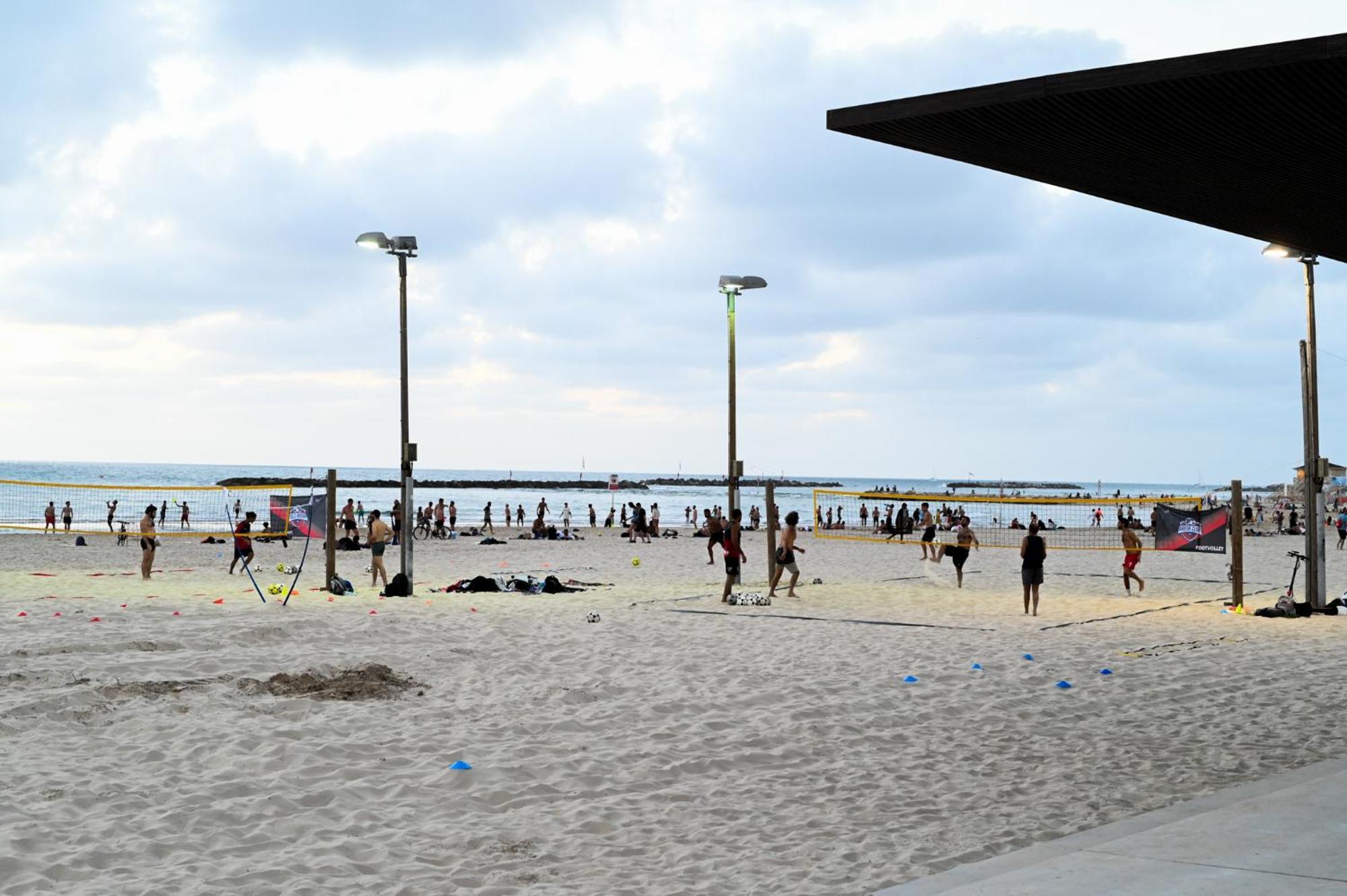 Wom Beach Pod Hotel - A Member Of Brown Hotels Tel Aviv Exterior foto